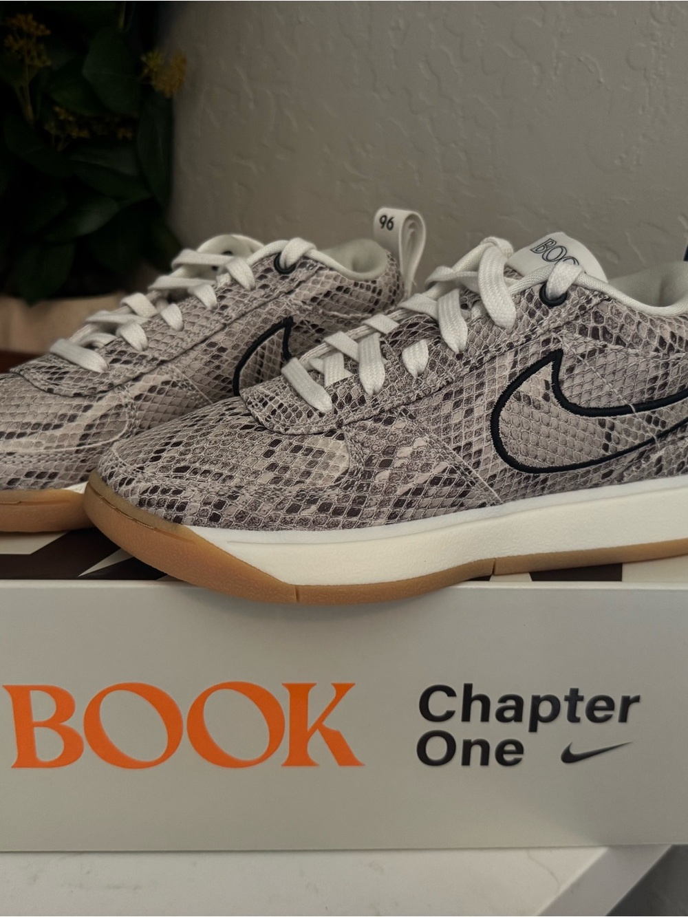 Nike Book Chapter One Python Size 4.5